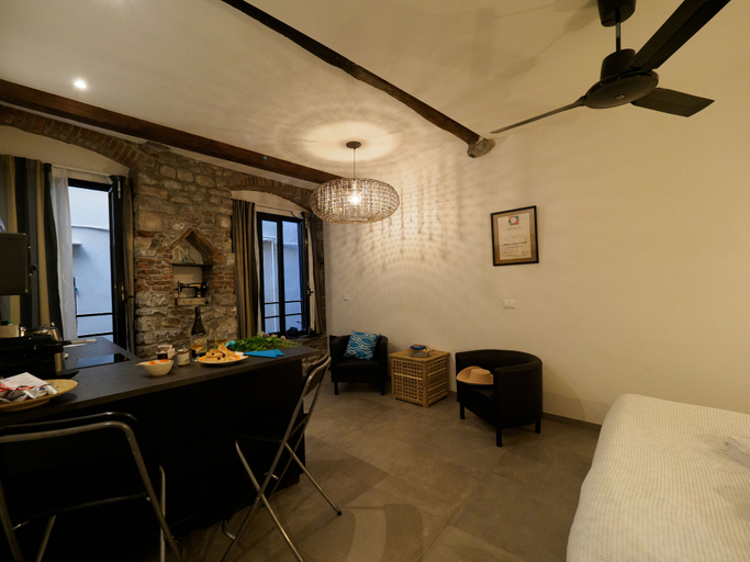 Others 2, Camaella Luxury Studio, La Spezia