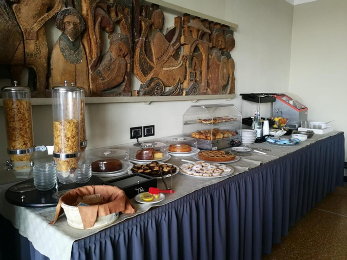 Food & Drinks 6