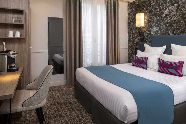 Bedroom 5, Hotel Daunou Opera, Paris
