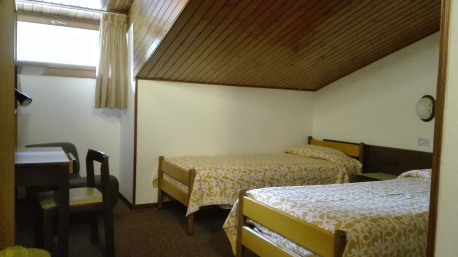 Bedroom 2, Hotel Davost, Udine
