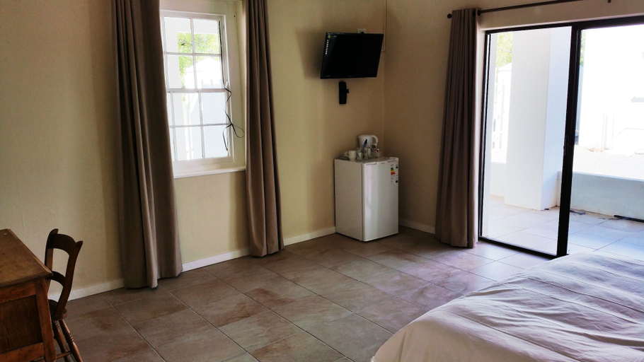 Bedroom 2, Nguni Country Lodge, Chris Hani