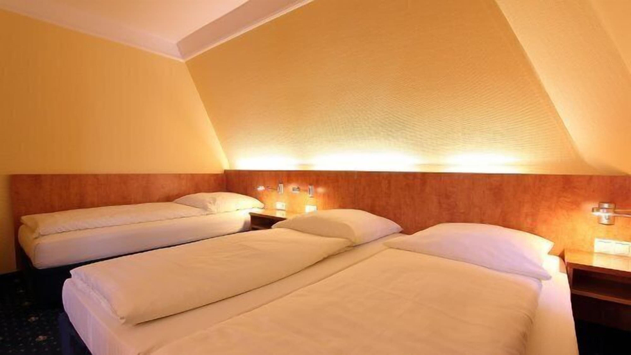 Bedroom 3, Hotel Astro, Stuttgart