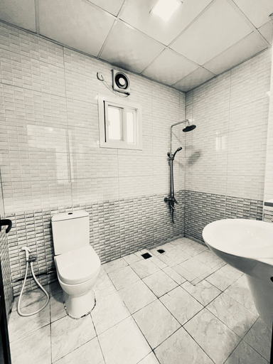 Bathroom 5, Home Stay Hostel, Doha