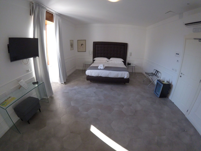 Bedroom 4, RAVIDA SUITES, Napoli