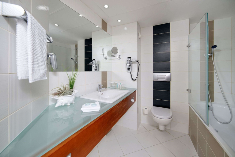 Bathroom 4, Quality Hotel Brno Exhibition Centre, Brno