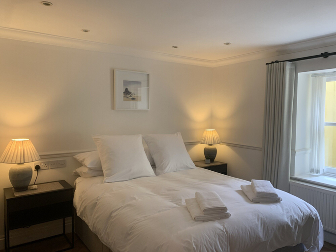 Bedroom 3, 2 South Beach Court - Beach Front Apartment, Pembrokeshire