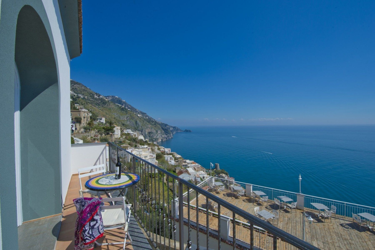 Others 5, Casa Malu', Salerno