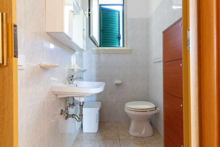 Bathroom 5, 2091 Villino Tropical, Lecce