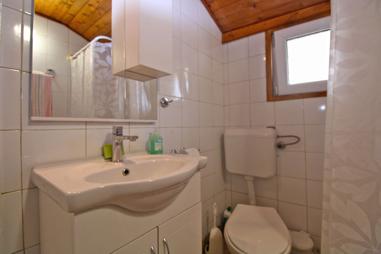Bathroom 3, Apartment 1112, Fažana
