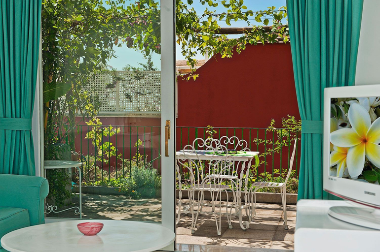 Others 4, Villa Rosa, Salerno