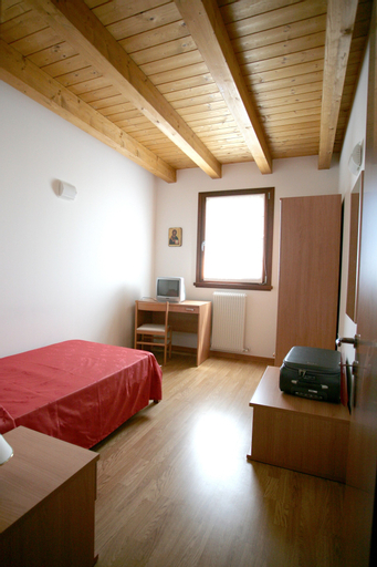Bedroom 2, Residence Caporale, Udine