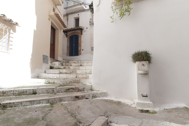 Exterior & Views 2, Casa Vacanza Madonnella 12, Latina