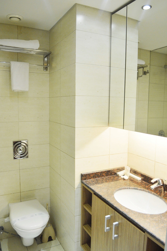 Bathroom 5, Hayali Suites, Kasrouane