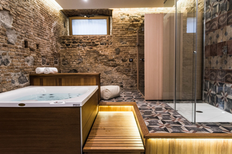 Bathroom 5, Villa Pulejo, Messina