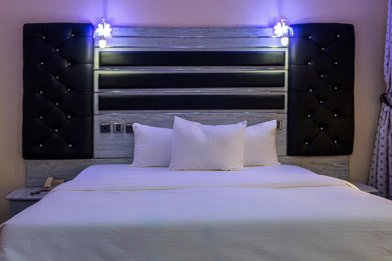 Bedroom 4, Hotel De Bently, AbujaMun