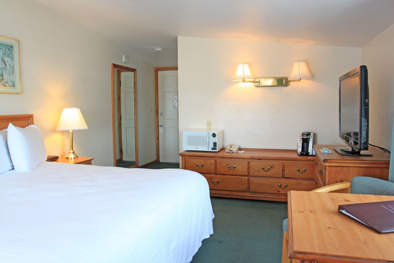 Bedroom 2, Tugboat Inn, Lincoln