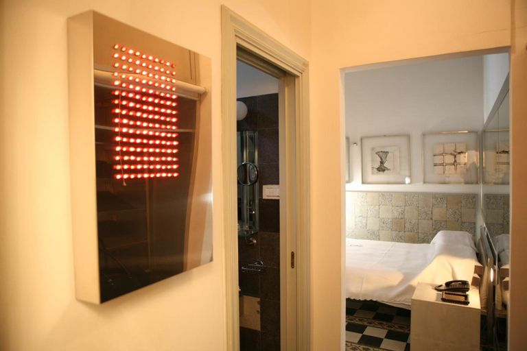 Bathroom 4, Villa Laetitia, Rome
