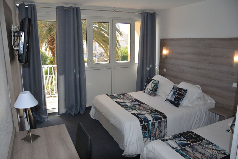 Bedroom 4, Hotel Albizzia, Hérault