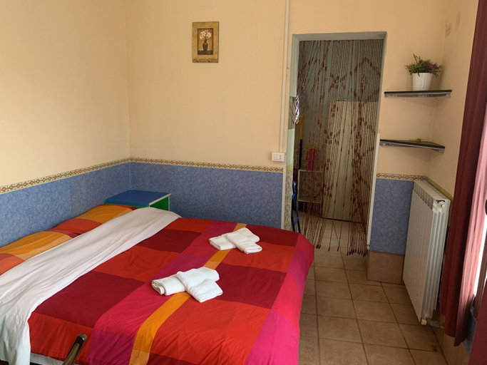 Bedroom 3, Pavarotti House, Venezia