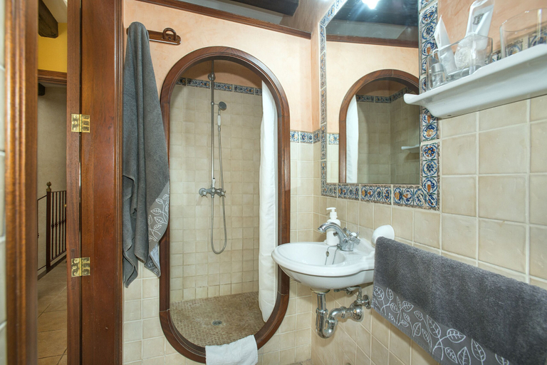 Bathroom 4, Villa Lleo, Baleares