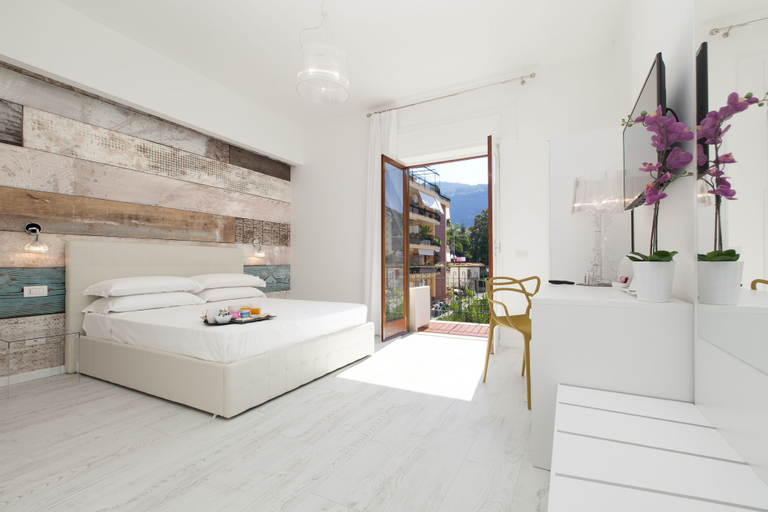 Bedroom 3, Alehouse, Napoli
