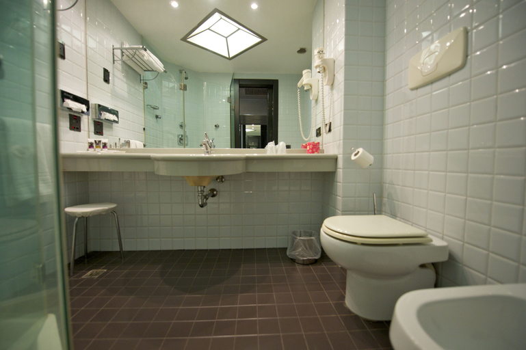 Bathroom 4, Executive Luxury Hotel, Cosenza