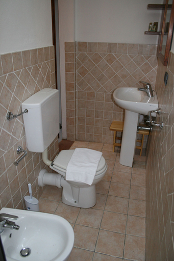 Bathroom 5, Real Tuscan House, Florence