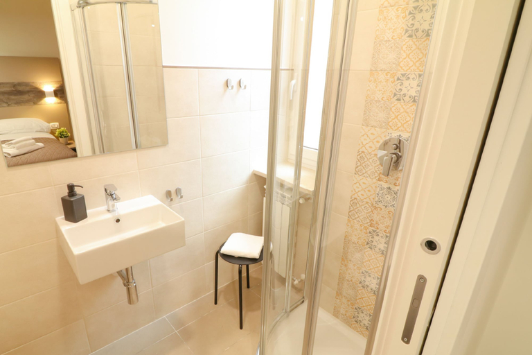 Bathroom 5, BorgoNove, Rome