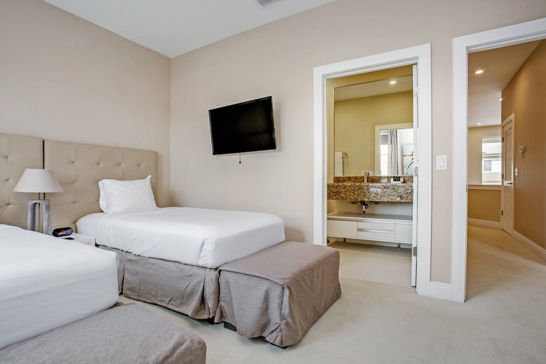 Bedroom 2, Modern Magic Village Resort Townhome, Osceola