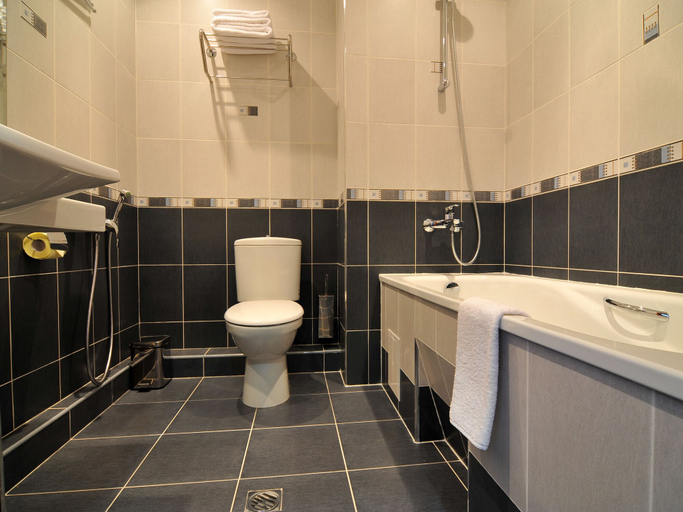 Bathroom 5, Park Hotel Stavropol, Shpakovskiy rayon