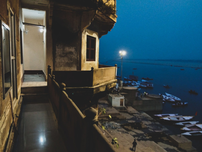 Others 1, Palace on steps, Chandauli