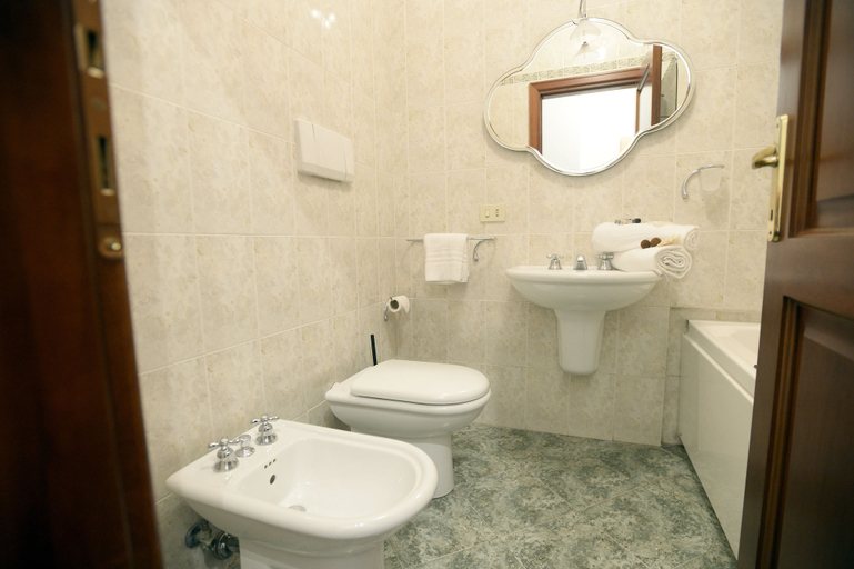 Bathroom 3, Mecenate Deluxe Colosseum, Roma