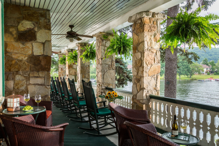 Lake Pointe Inn, Garrett