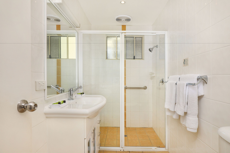 Bathroom 5, Caboolture Riverlakes Motel, Morayfield
