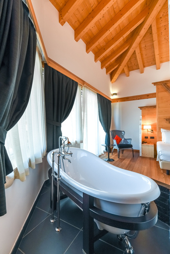 Bathroom 5, Hotel Alla Posta, Aosta