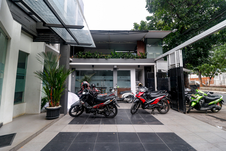 Exterior & Views 2, RedDoorz near Kebon Jeruk Jakarta, Jakarta Barat