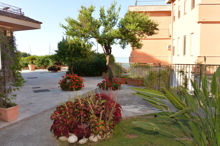 Exterior & Views 2, Residence Miramare, Napoli
