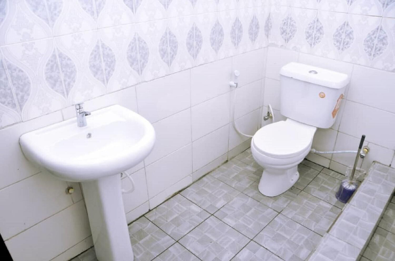 Bathroom 3, De Haven Suites, Kaduna South