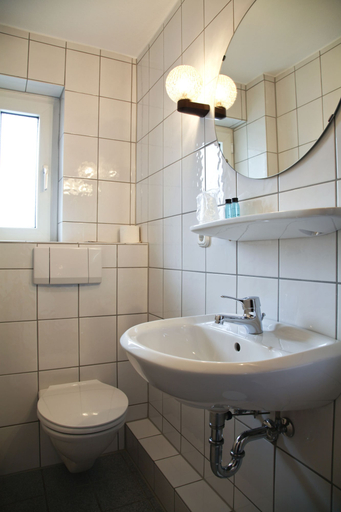 Bathroom 5, Landgasthof Voltmer, Region Hannover