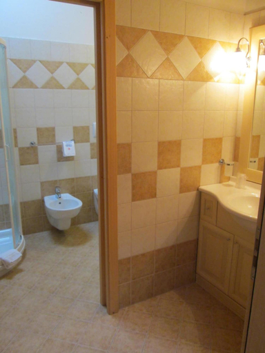 Bathroom 3, Agritur Pisani, Trento