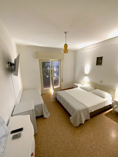 Bedroom 2, Hotel Naviglio, Lucca