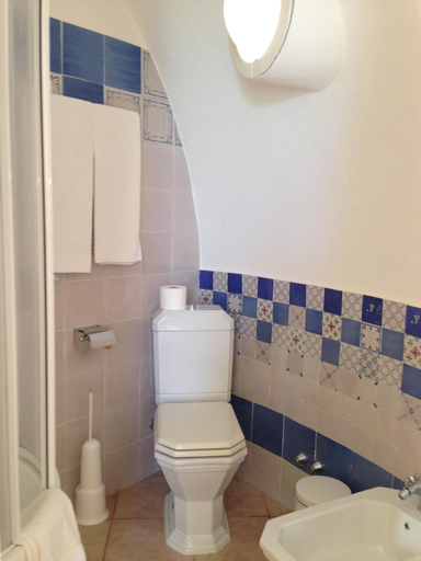 Bathroom 3, Giardino di Sicilia, Messina