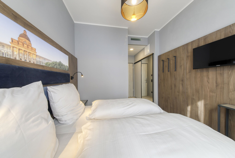 Bedroom 3, Smart Stay Hotel Station, München