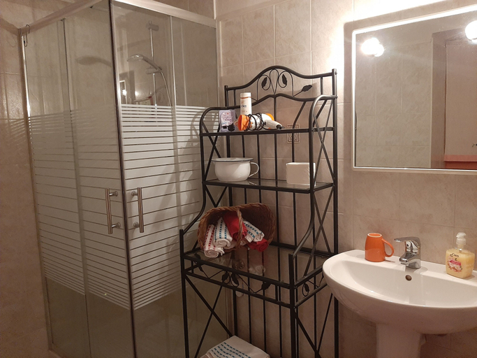 Bathroom 5, B&B Pervinca, Alessandria