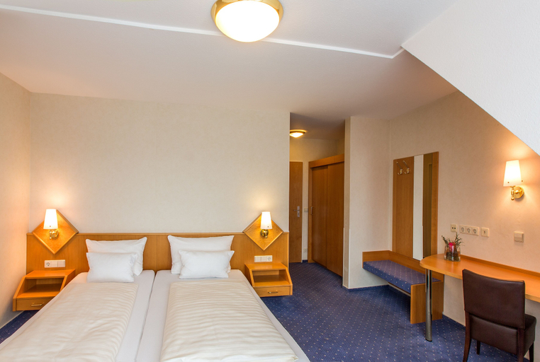 Bedroom 5, Hotel Hellers Twenty Four 2, Bodenseekreis