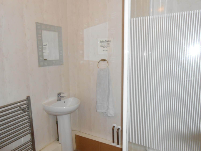 Bathroom 3, The Lanes Hotel Blackpool, Blackpool