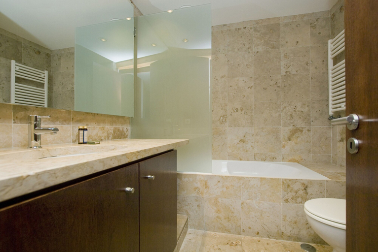 Bathroom 4, Amazing Tailor Made Penthouse With a View, Lisbon