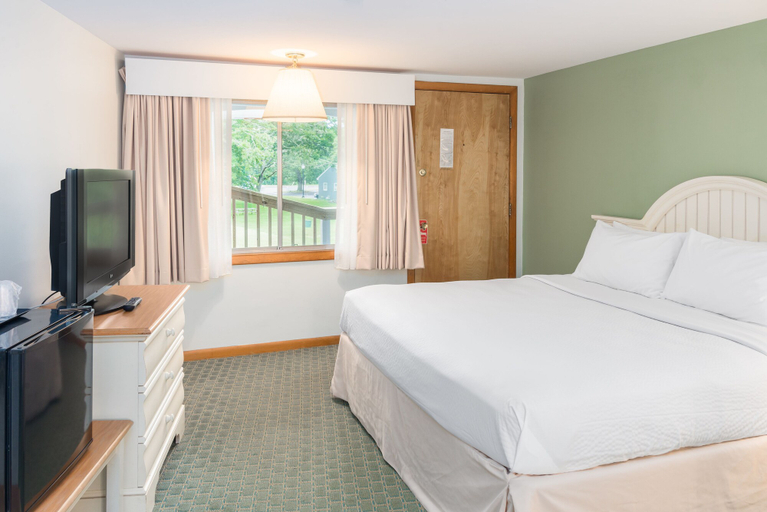 Bedroom 3, Ocean Park Inn, Barnstable
