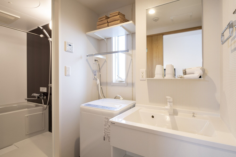 Bathroom 5, Eisei Stay, Toshima