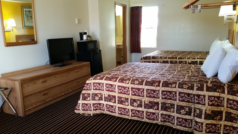 Bedroom 3, Rodeway Inn & Suites Austin I-90, Mower
